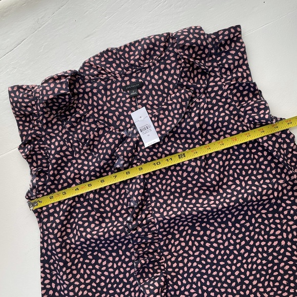 Ann Taylor v-neck ruffle shell. - Picture 9 of 11